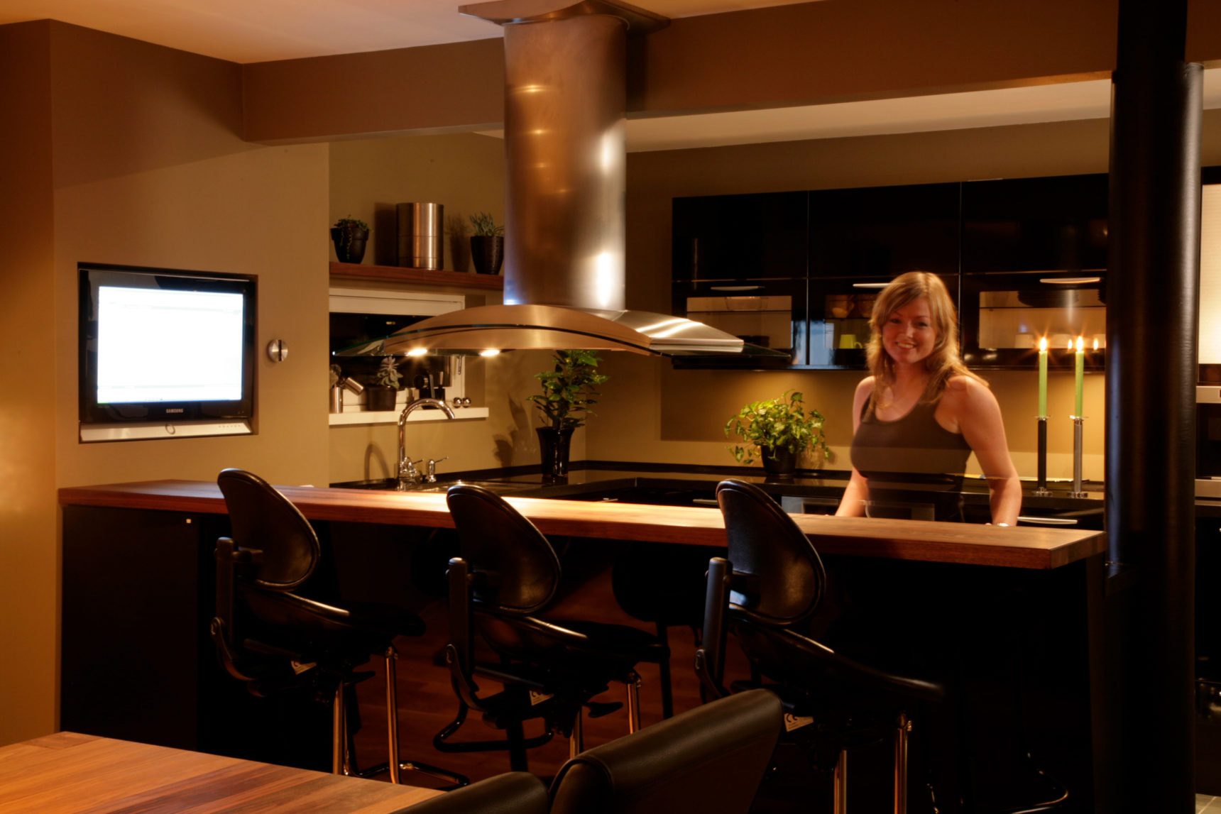 Read more about the article Climo, Miele og Support leverte kjokken, bad og spisebord