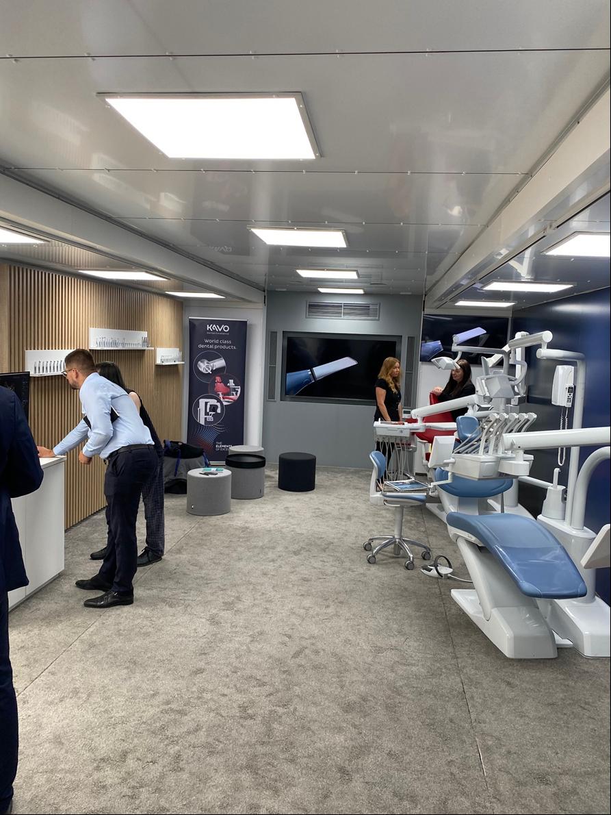 Innsiden av KaVo Innovations Truck – behandlingsstol og digital arbeidsflyt
